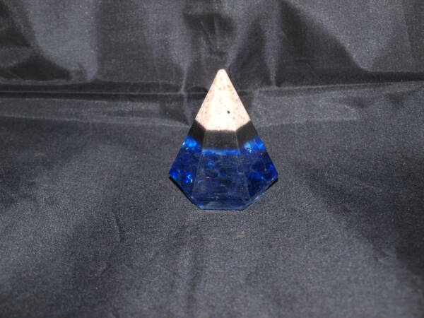 Pyramide met as van huisdier