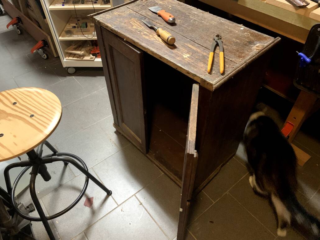 Restauratie antiek waskastje 01